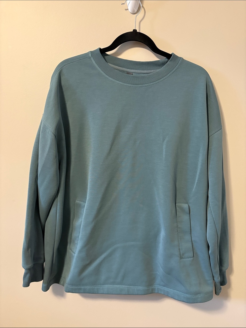 Mondetta Women's Crewneck Sweatshirt in Teal Blue